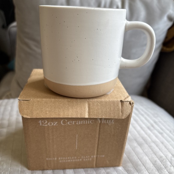 The Unbranded Brand Other - Ceramic Mug White Speckled 12 Oz Clay Bottom 3.5" x 3.5" New in box